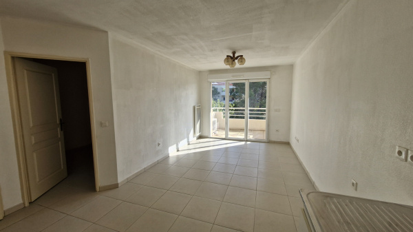 Offres de location Appartement Le Luc 83340